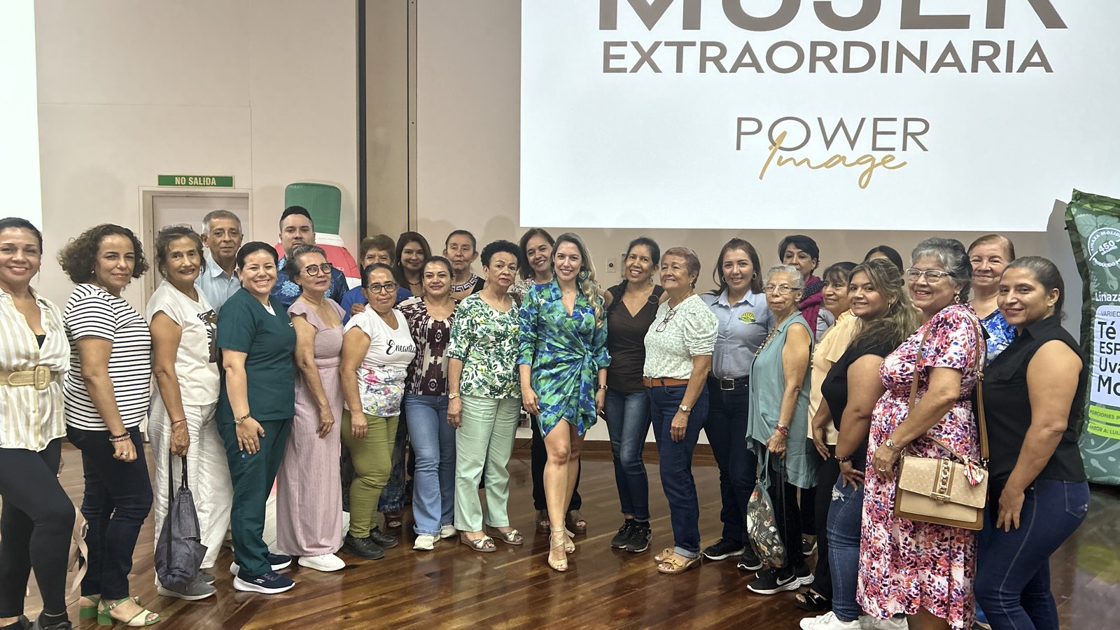 Reconocimiento Mujer Extraordinaria · Diario de Occidente